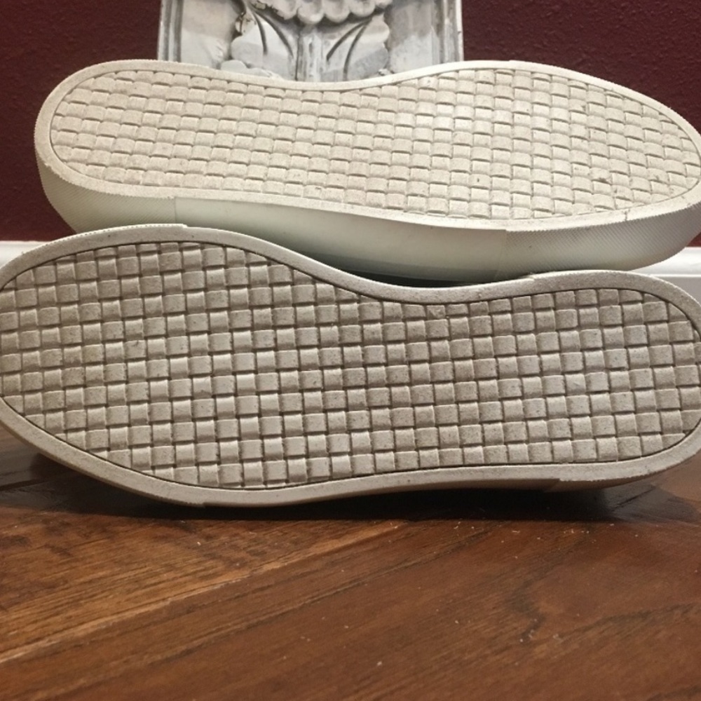 Steve Madden Silver Slip On Sneakers Sz 7 - Picture 6 of 10